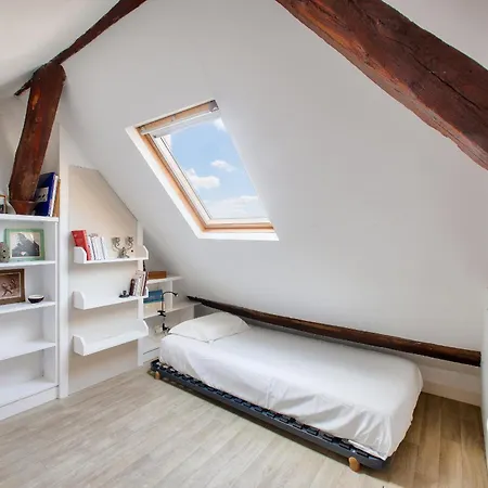 Mediatheque, Grand T2 Sous Les Toits Apartment Nantes